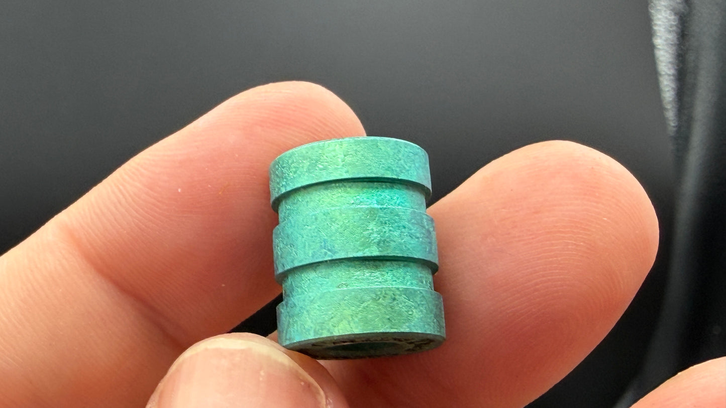 Green Crystal Titanium The Middle Bead